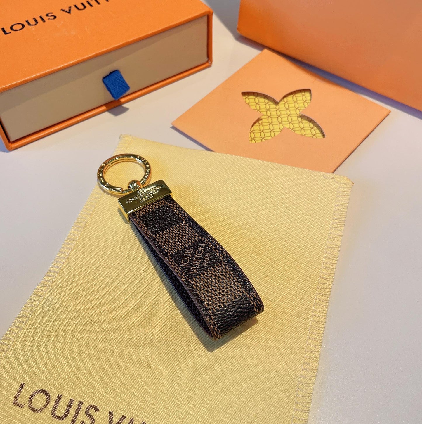 GLM - Top Quality Keychains LUV 032