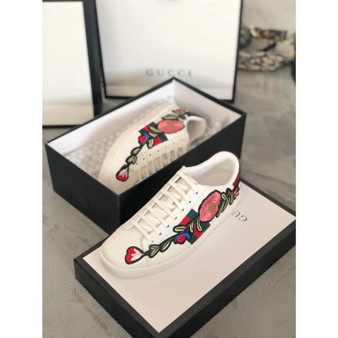 GLM-GCI Ace Embroidered 'Floral Sneaker 081