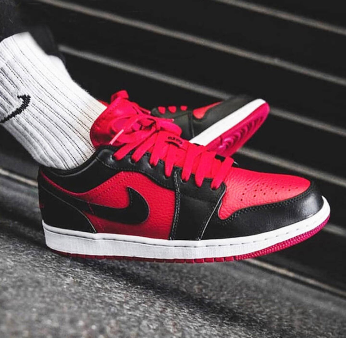 GLM - AJ1 new black red