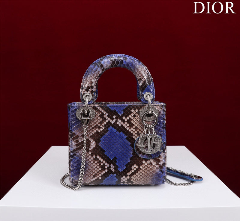 GLM - Dir Bags - 1703