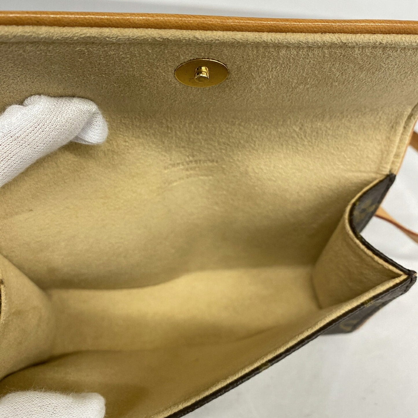 Louis Vuitton Pochette Florentine  Canvas Clutch Bag ()