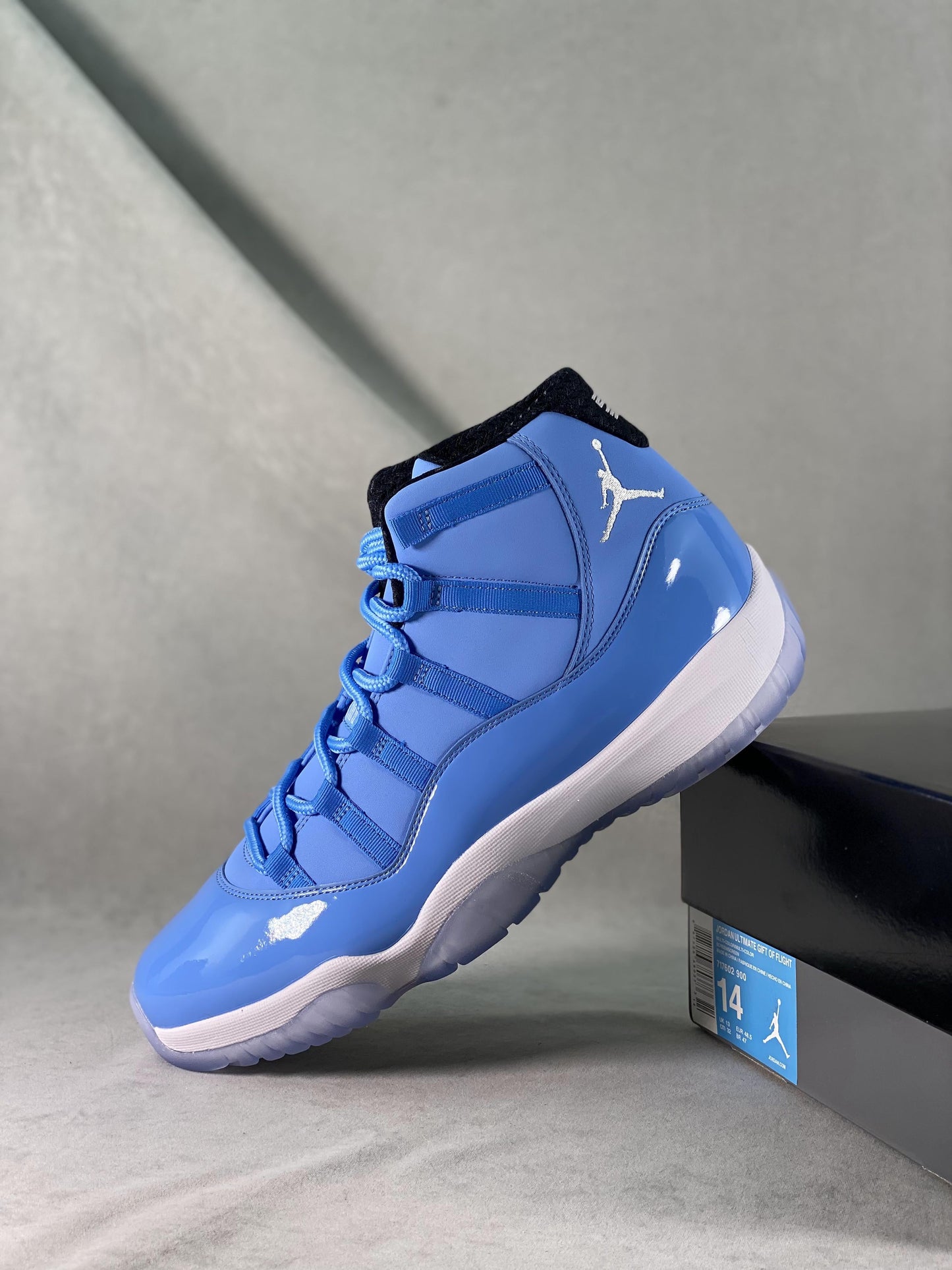 Designer Air Jordan Ã¢â‚¬Å“Ultimate Gift of GlamIightÃ¢â‚¬Â Pack 717602-900