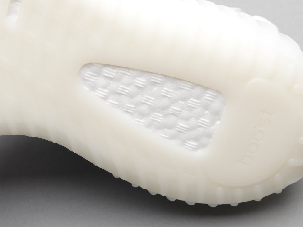GLM - Yzy 350 White Angel Sneaker