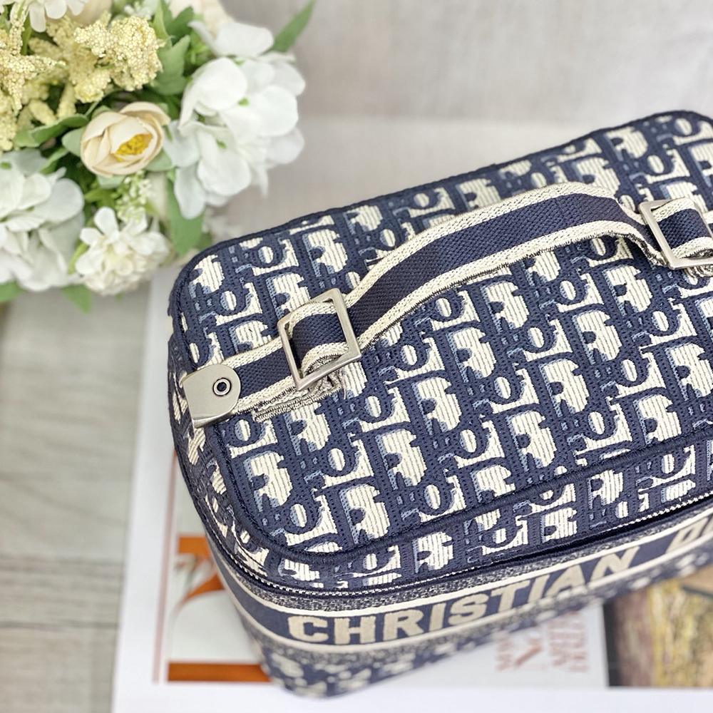 DIORTRAVEL VAN CASE