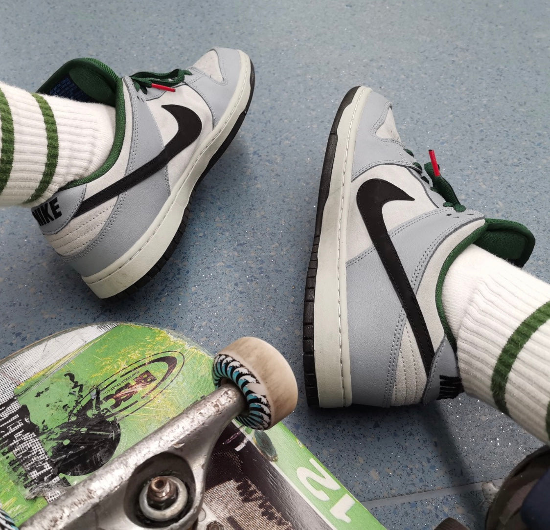 GLM - NKE SB Dunk Low ???Maple Leaf???