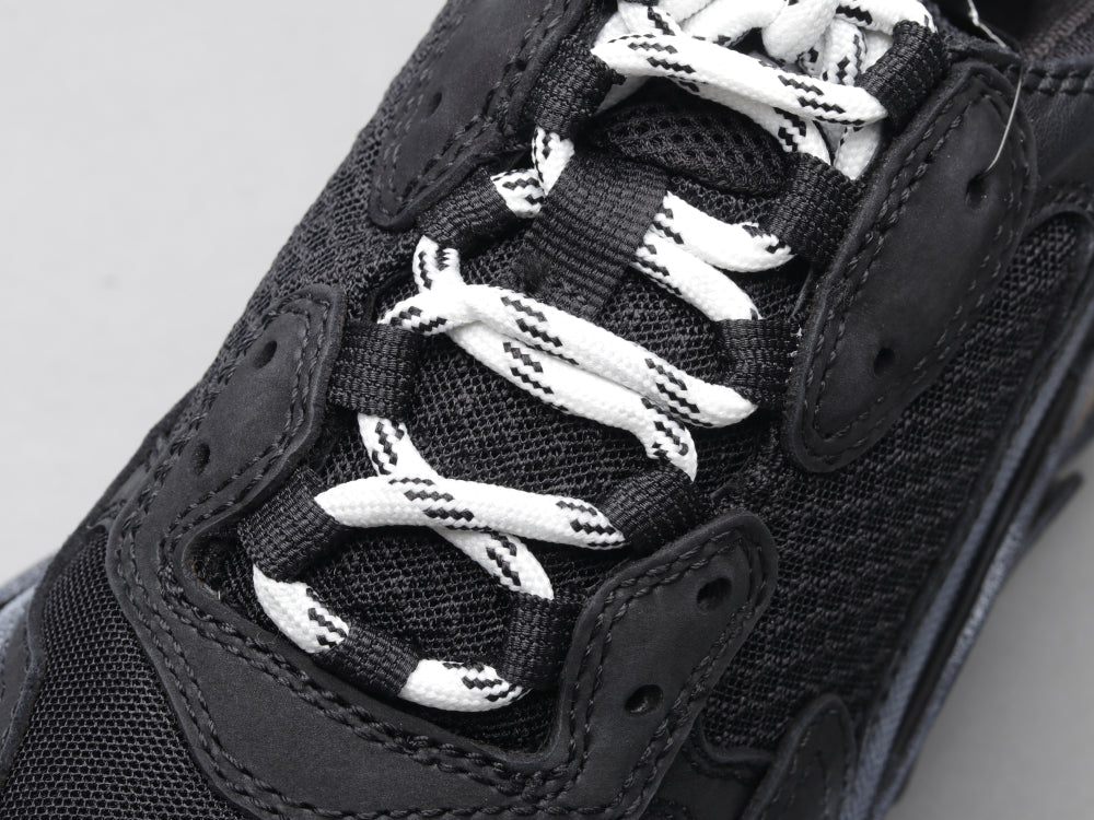 GLM - Bla Triple S Air Cushion Black Sneaker