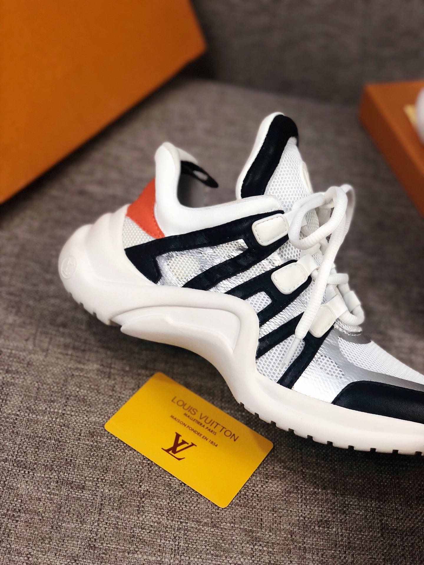 GLM - LUV Archlight White Black Orange Sneaker
