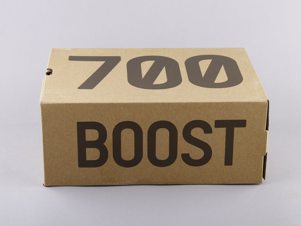 GLM - Yzy 700 Raw Rubber Black Sneaker