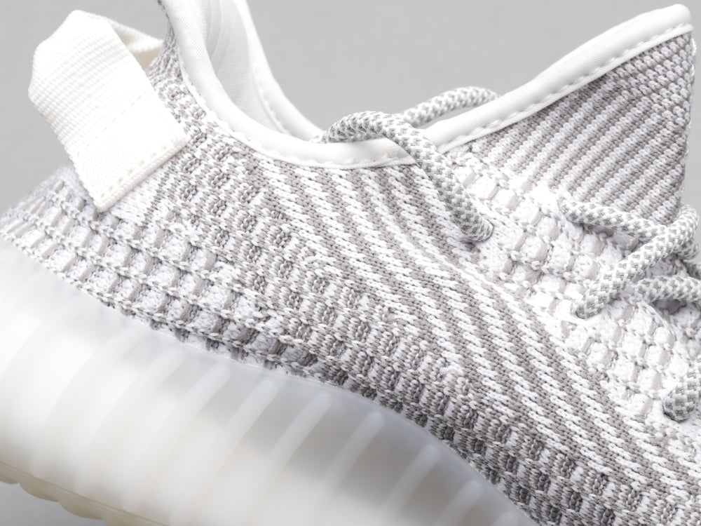 GLM - Yzy 350 White Angel Sneaker