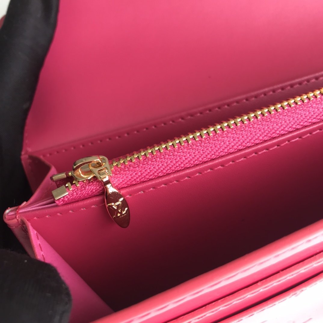 GLM - Top Quality Wallet LUV 004