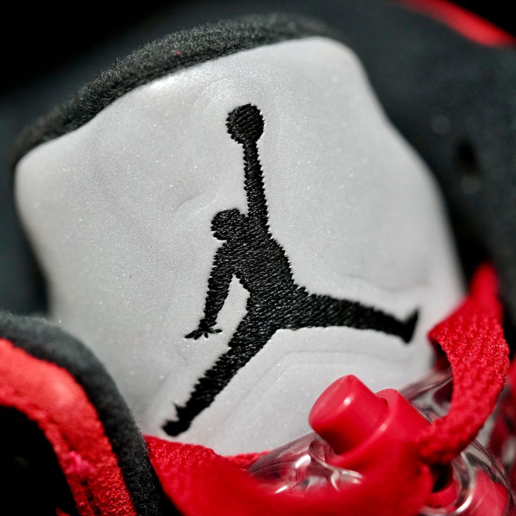 GLM - AJ5 Angry Bull