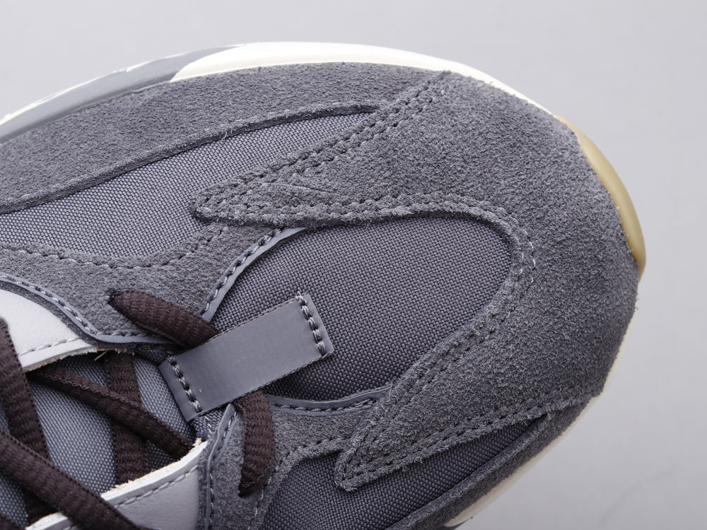 GLM - Yzy 700 Magnet Sneaker