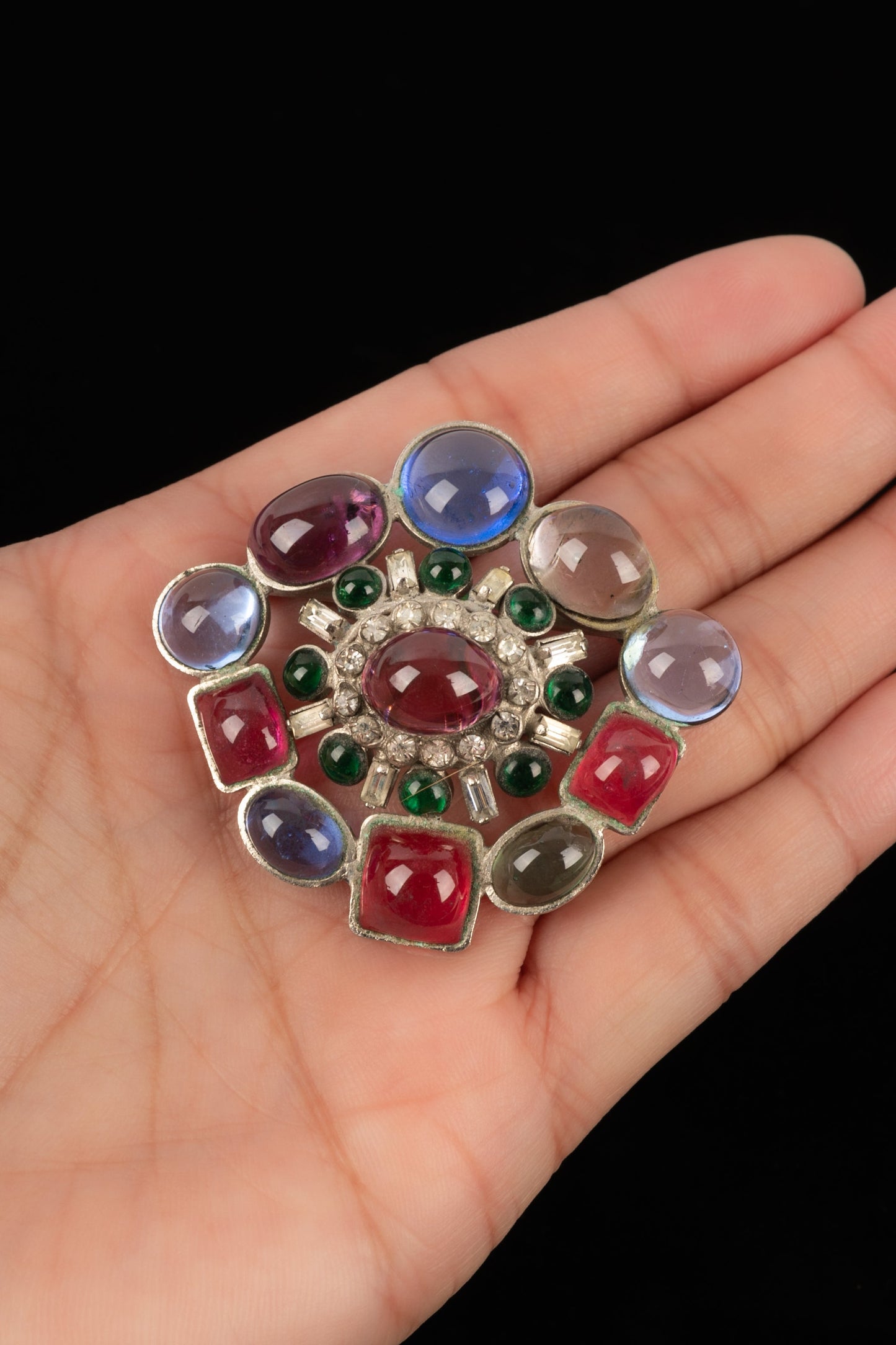 Broche en pÃ¢te de verre Chanel 1950's