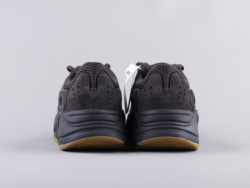 GLM - Yzy 700 Raw Rubber Black Sneaker