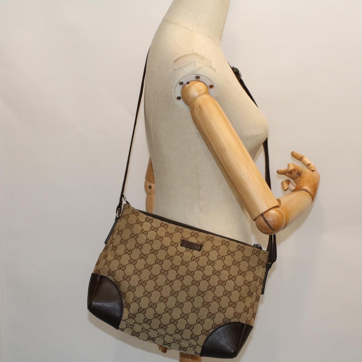 GUCCI GG Canvas Shoulder Bag Beige Brown 53131