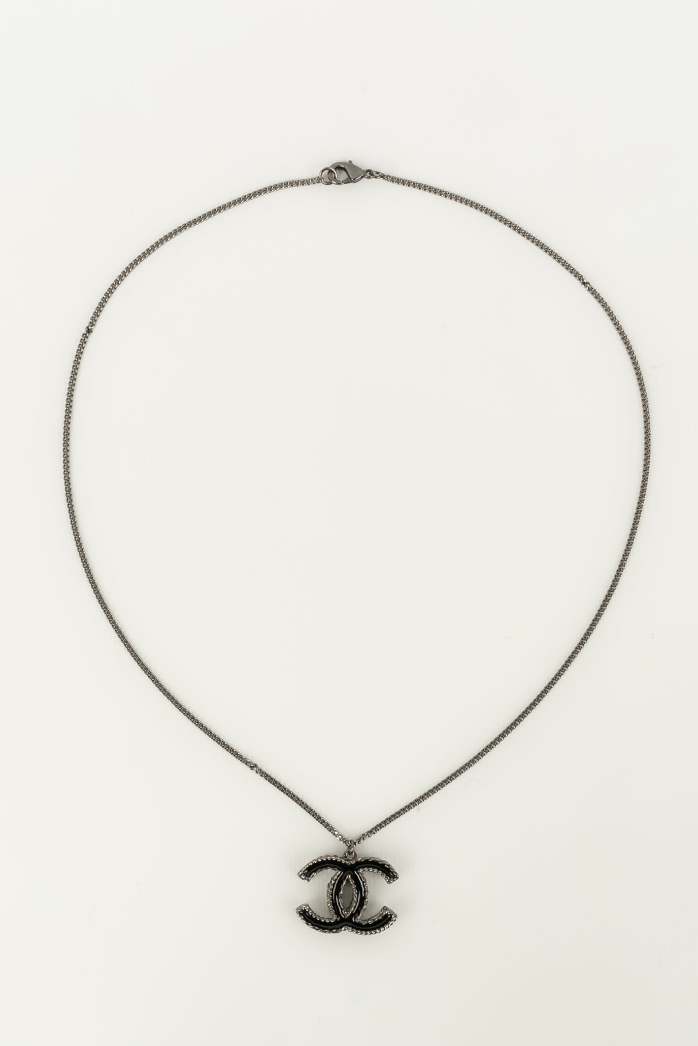 Collier cc Chanel DÃƒÆ’Ã‚Â©filÃƒÆ’Ã‚Â©