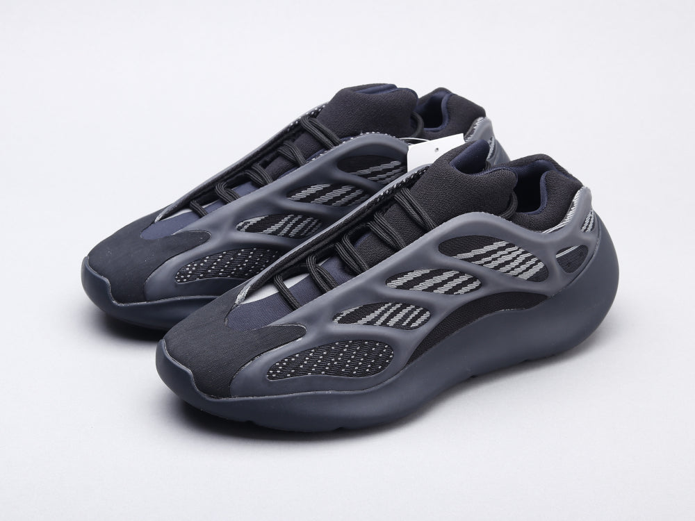GLM - Yzy 700 Alvah Sneaker