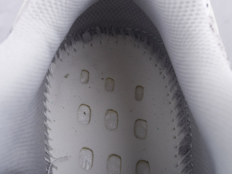 GLM - Yzy 700 Static Sneaker