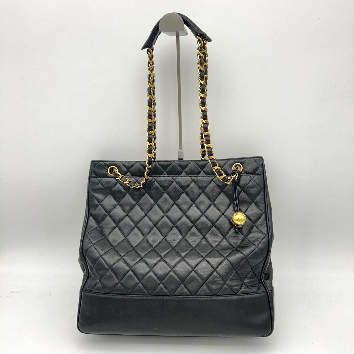Chanel Black Quilted Leather Vintage Chain Timeless Tote WD10167912