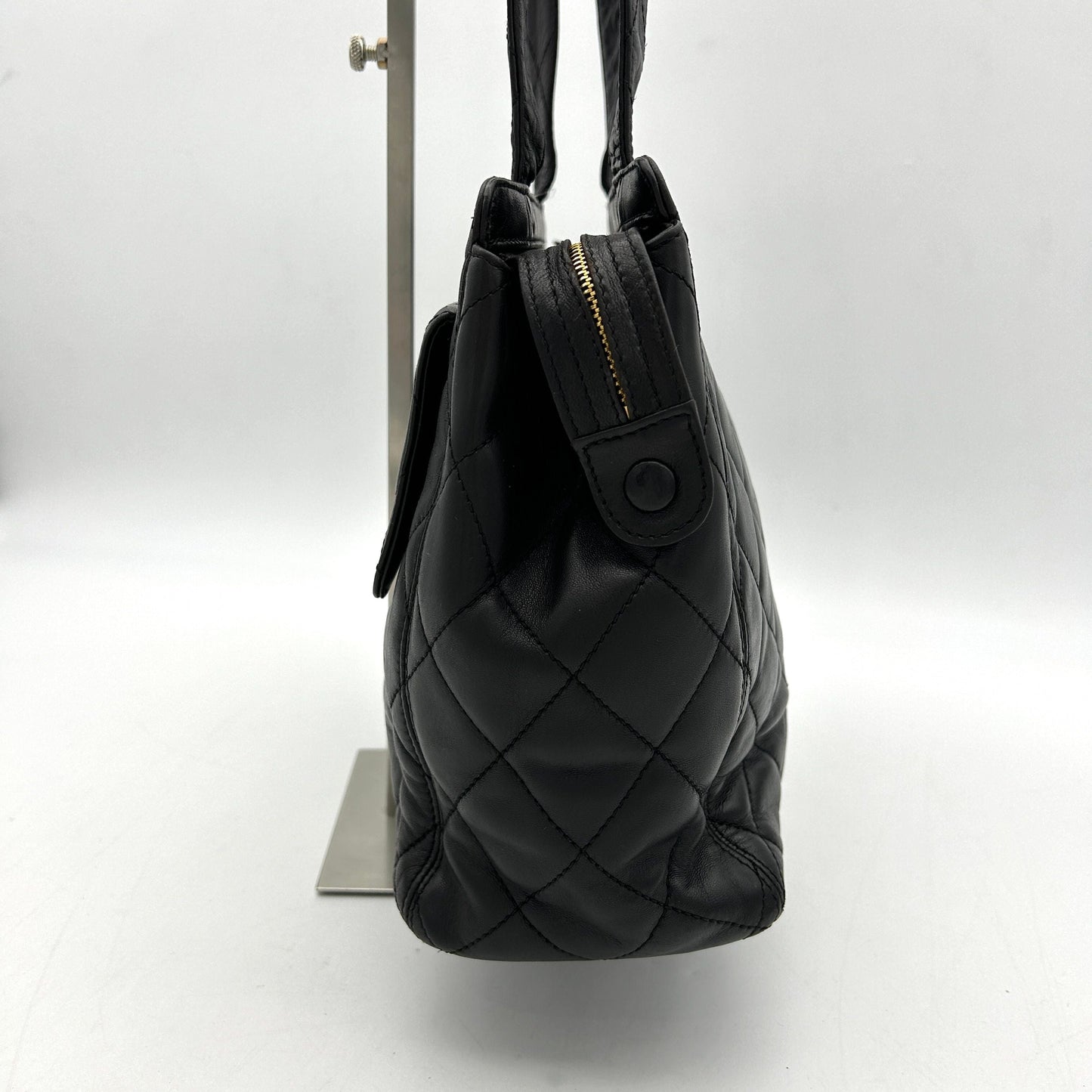 Chanel Vintage Quilted CC Pocket Tote - Black Totes, Handbags ch9993vf