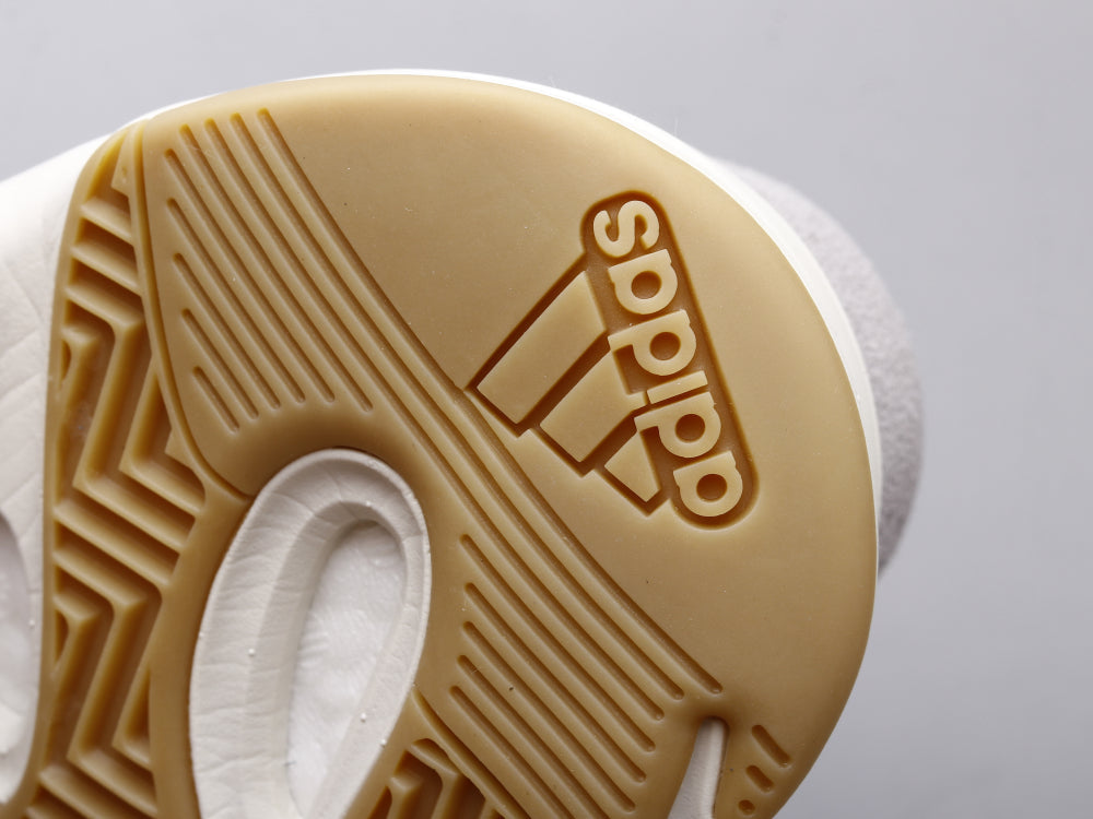 GLM - Yzy 700 Magnet Sneaker