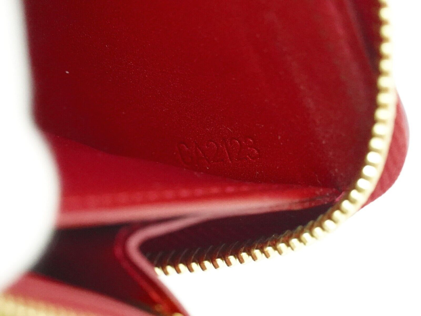 Louis Vuitton Zippy Wallet  Patent Leather Wallet  ()