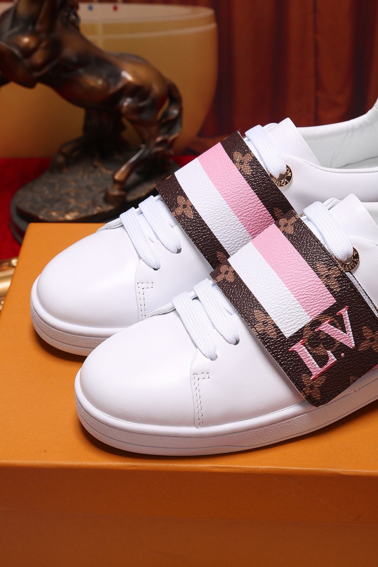 GLM - LUV Font Row Pink Sneaker