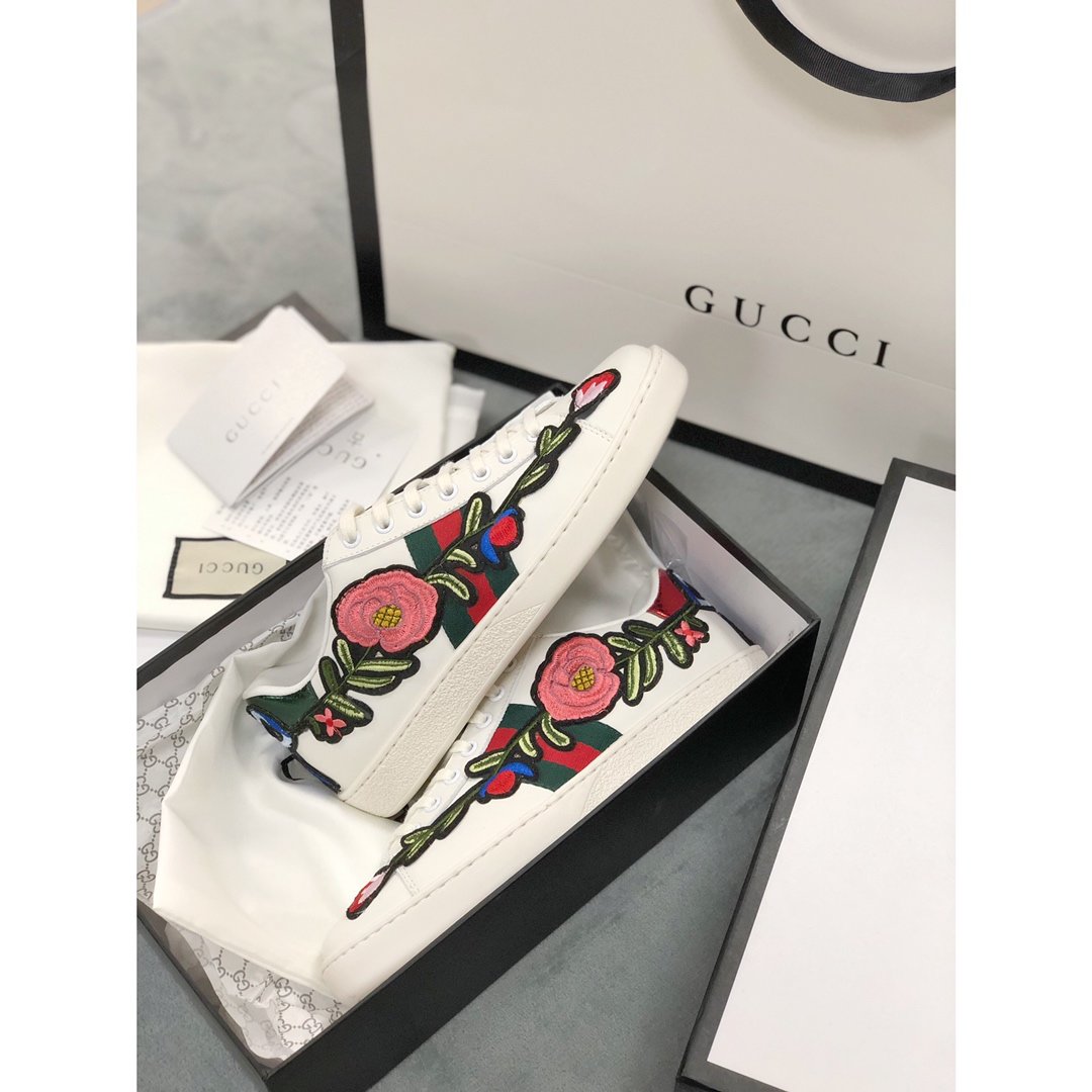 GLM-GCI Ace Embroidered 'Floral Sneaker 081
