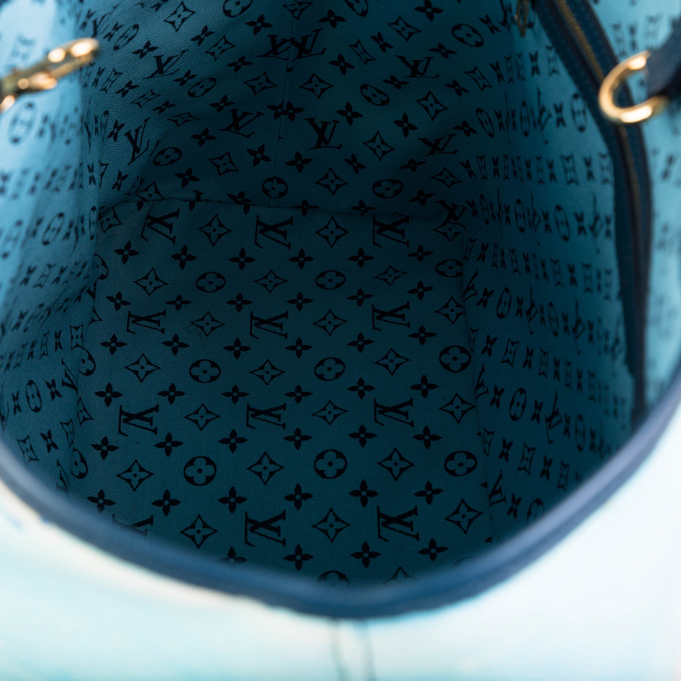 Louis Vuitton Ailleurs Escale Cabas MM