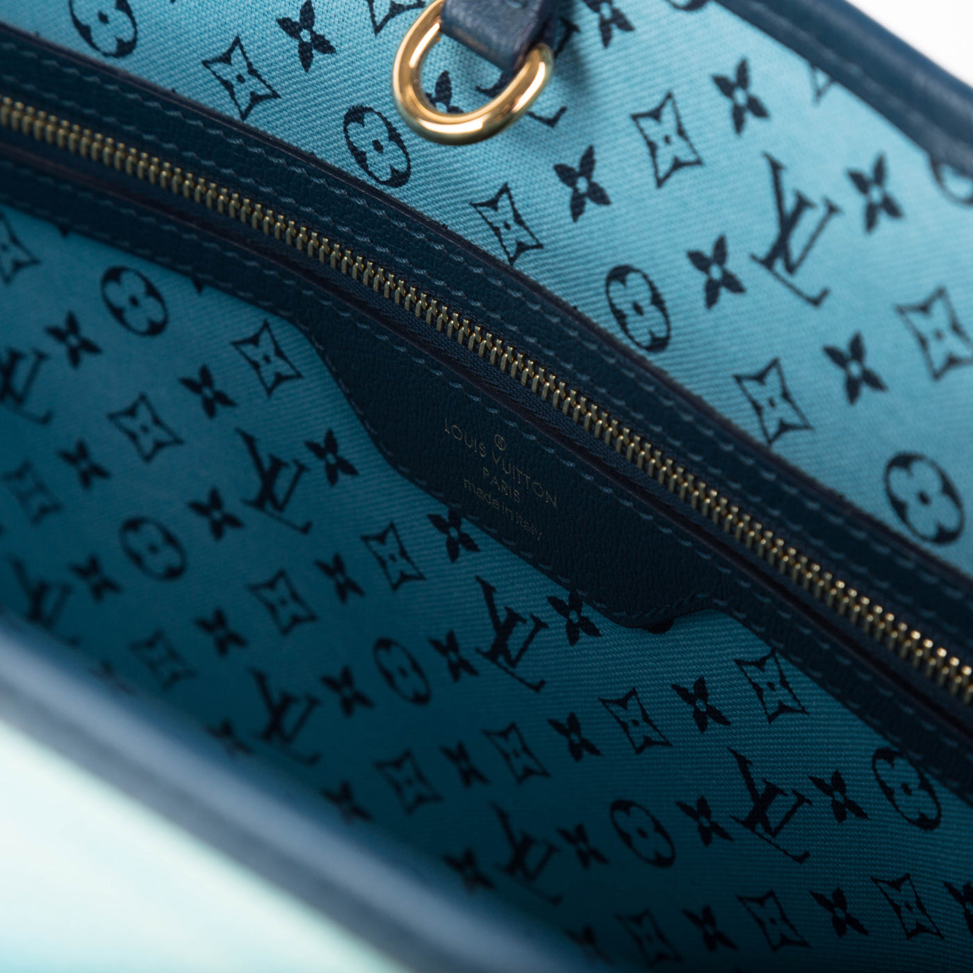 Louis Vuitton Ailleurs Escale Cabas MM