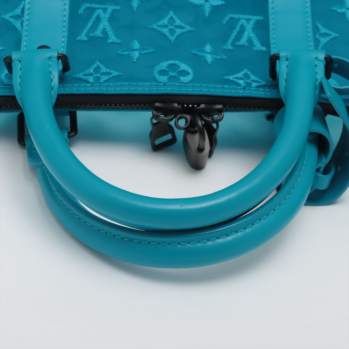 Louis Vuitton Keepall Ultra Limited Edition Triangle Monogram Mesh 50 Turquoise