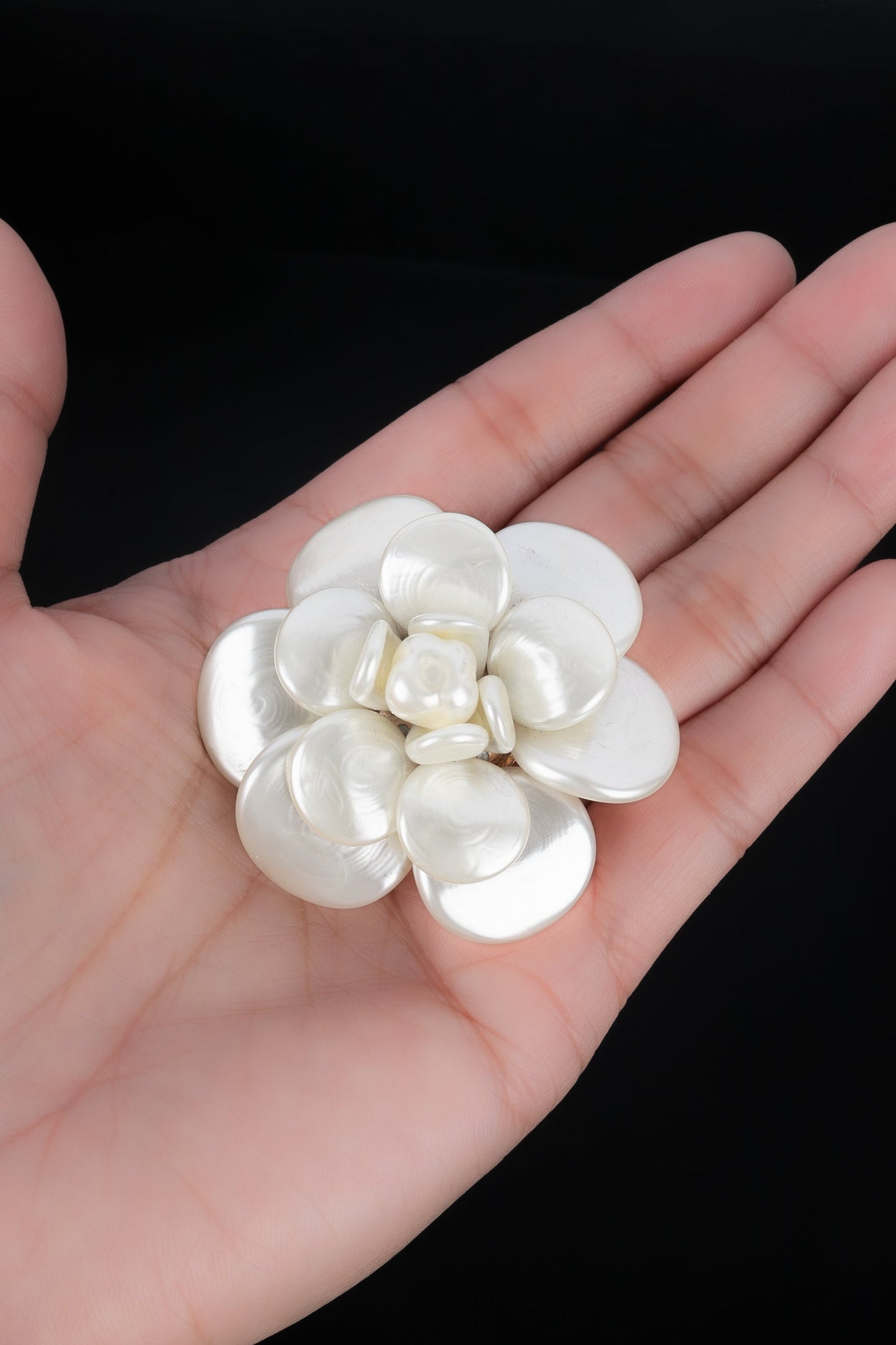 Broche camÃ©lia Chanel