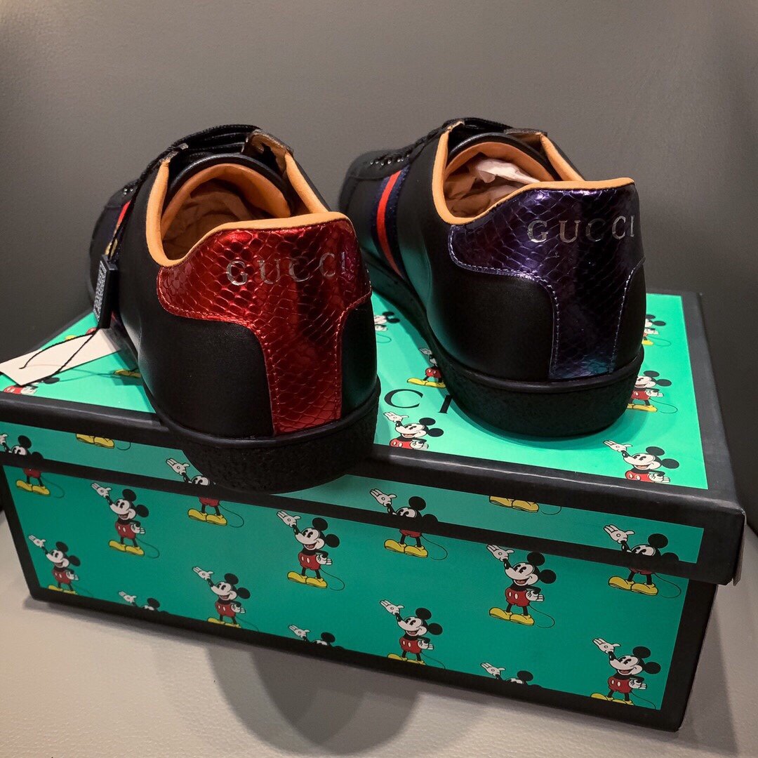 GLM-GCI  Ace Embroidered  Bee  SNEAKER 124
