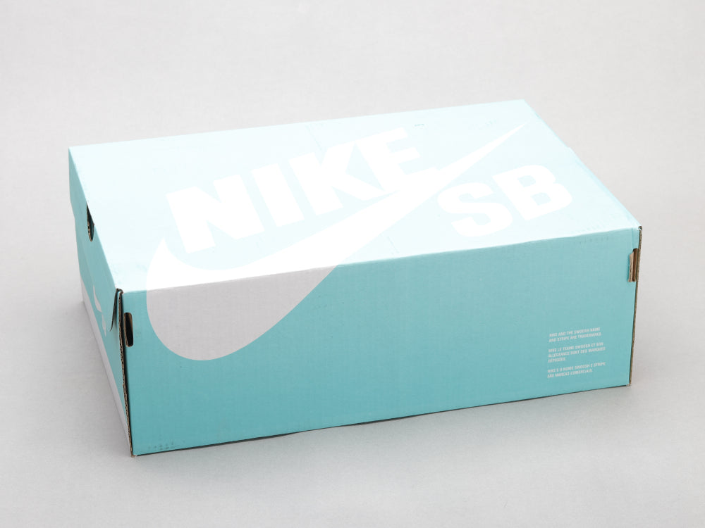 GLM - NKE SB Dunk Low ???Maple Leaf???