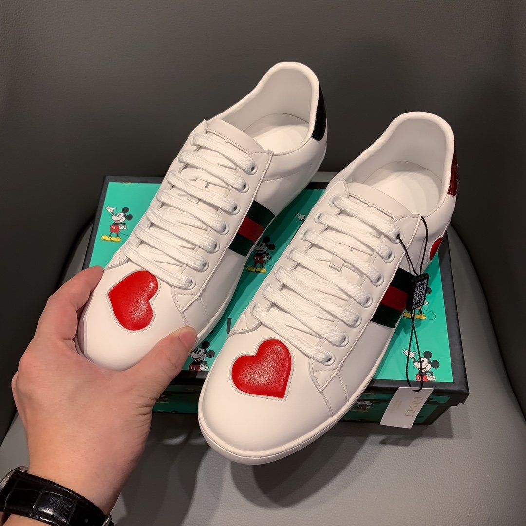 GLM-GCI  ACE LEATHER SNEAKER WITH  HEART 108