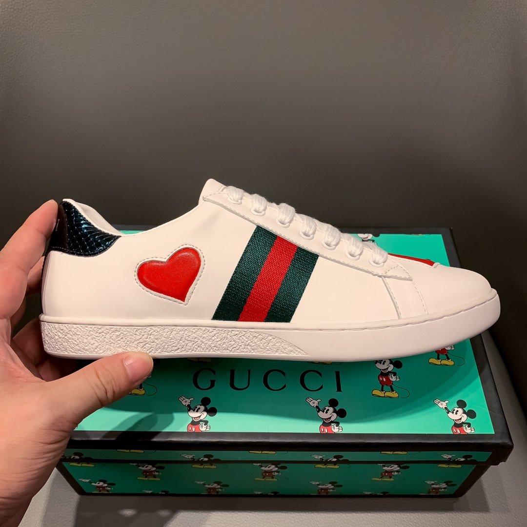 GLM-GCI  ACE LEATHER SNEAKER WITH  HEART 108