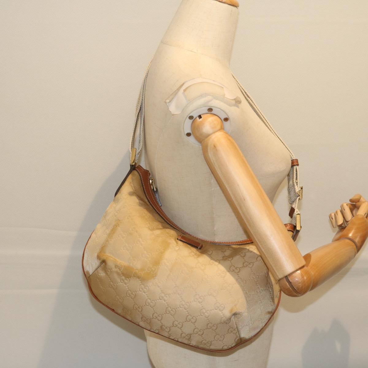 GUCCI GG Canvas Shoulder Bag Beige 181092 61091