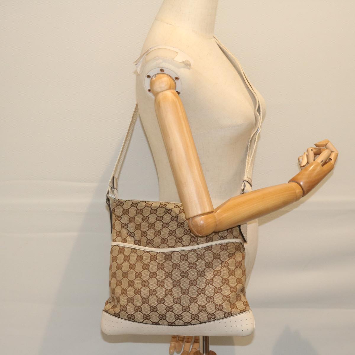 GUCCI GG Canvas Shoulder Bag Beige 145857 61246