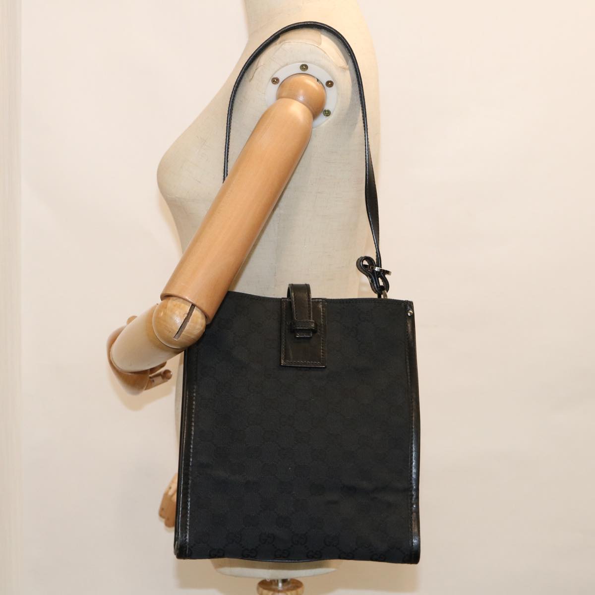 GUCCI GG Canvas Shoulder Bag Black 61801