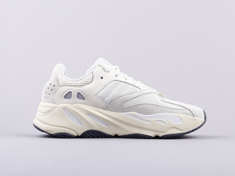 GLM - Yzy 700 Analog Beige Sneaker