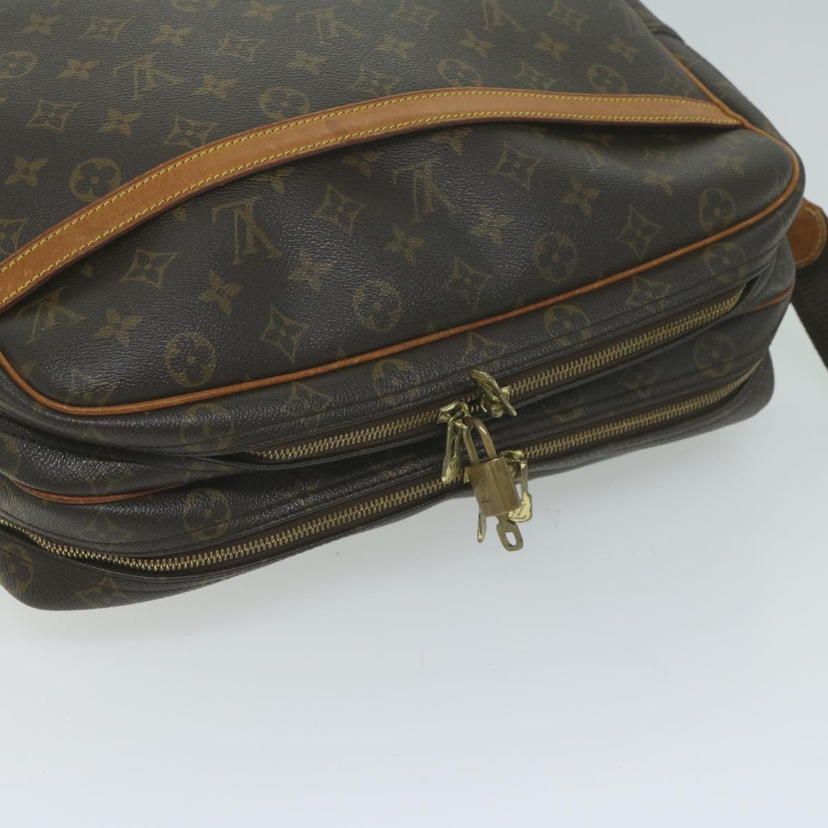 LOUIS VUITTON Monogram Reporter GM Shoulder Bag M45252 LV 62225