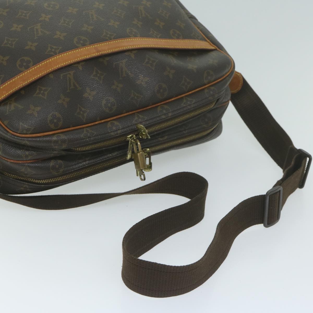 LOUIS VUITTON Monogram Reporter GM Shoulder Bag M45252 LV 62225