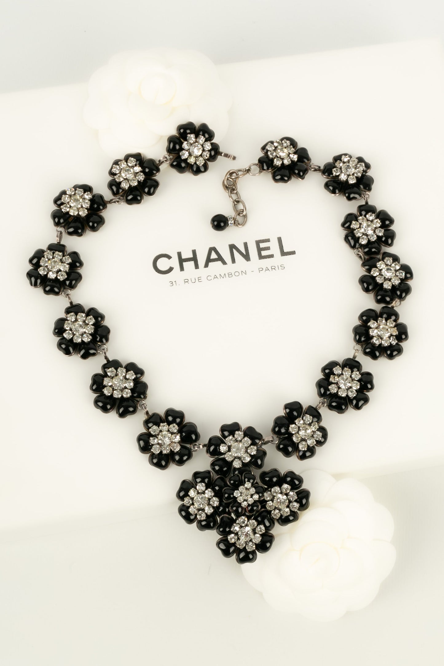 Collier camÃƒÆ’Ã‚Â©lias en pÃƒÆ’Ã‚Â¢te de verre Chanel