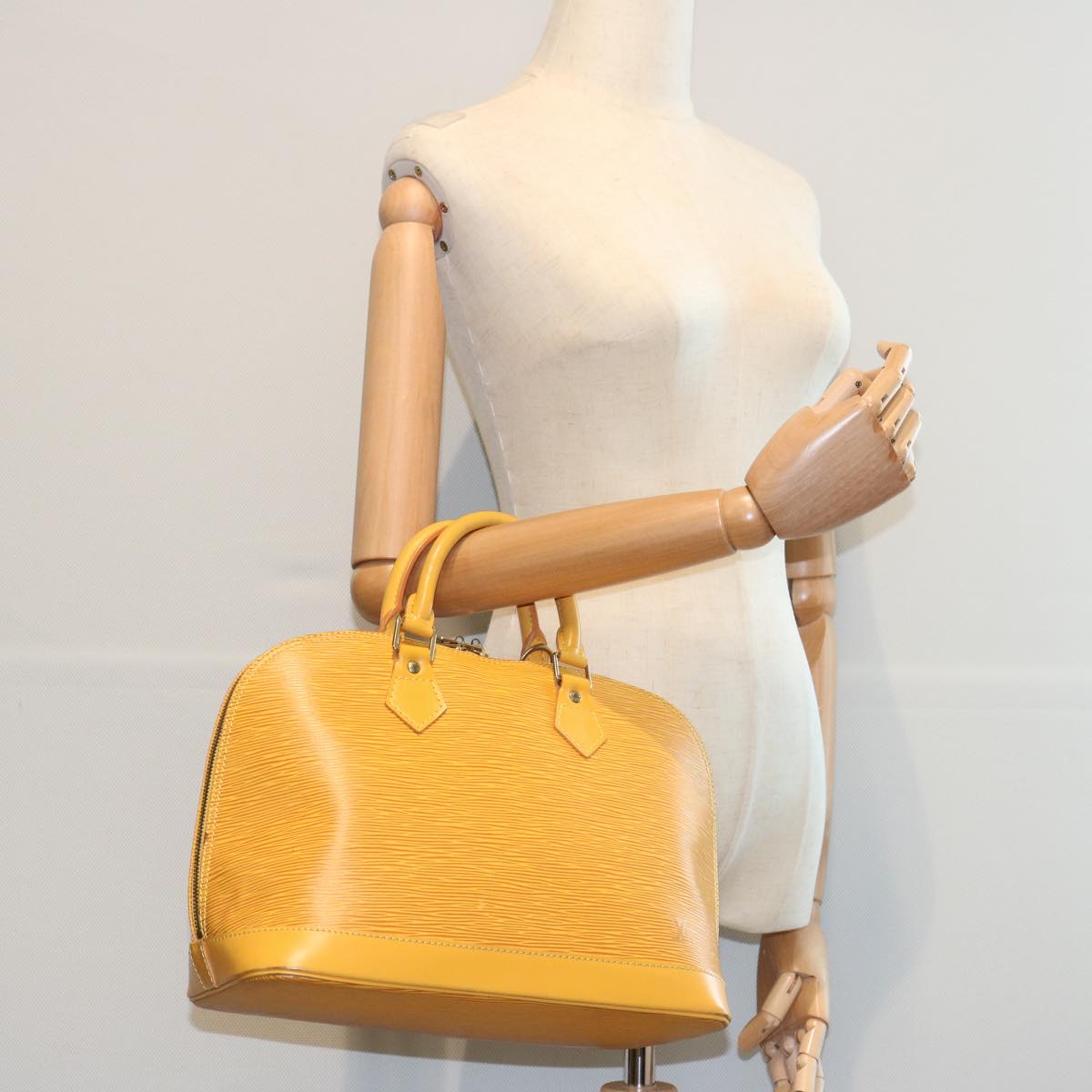 LOUIS VUITTON Epi Alma Hand Bag Tassili Yellow M52149 LV 62790