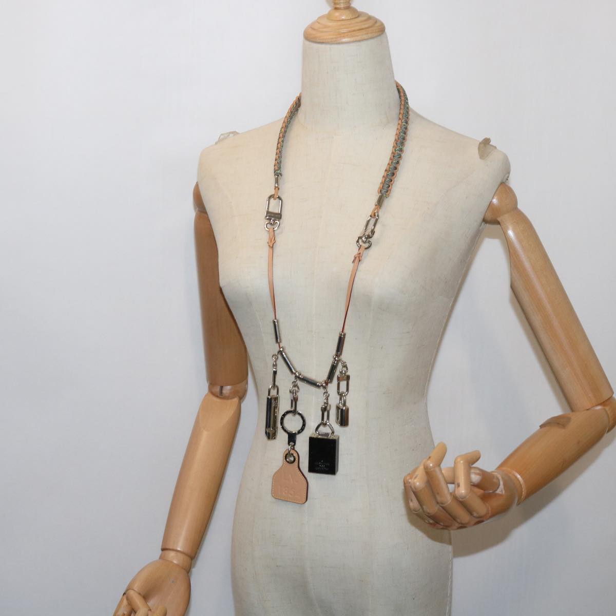 LOUIS VUITTON Collier Survival Necklace Silver LV 62798A