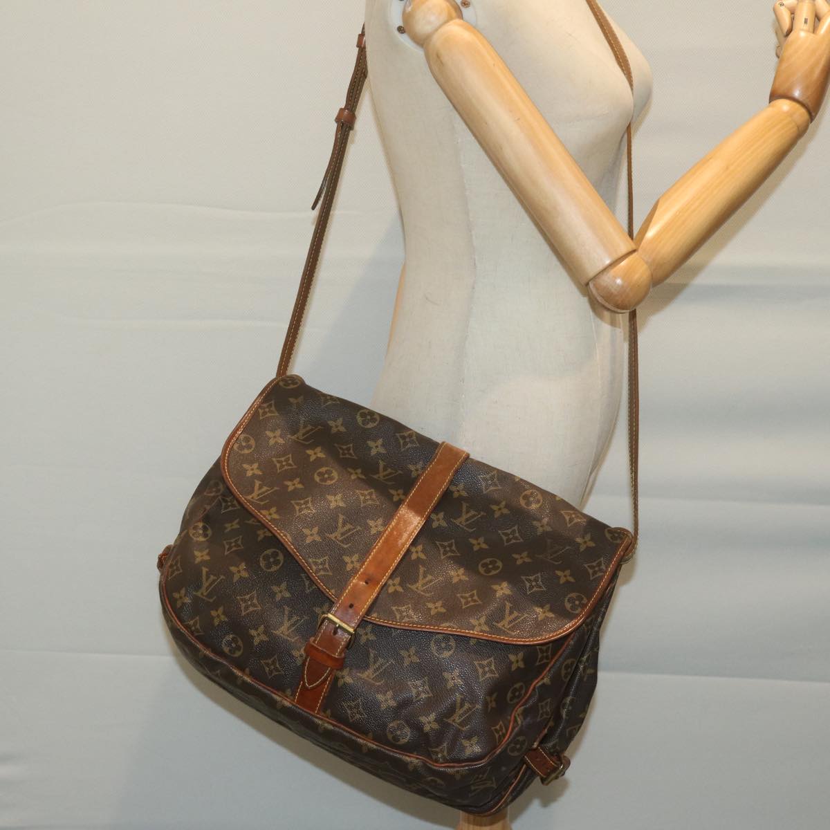 LOUIS VUITTON Monogram Saumur 35 Shoulder Bag M42254 LV 63107