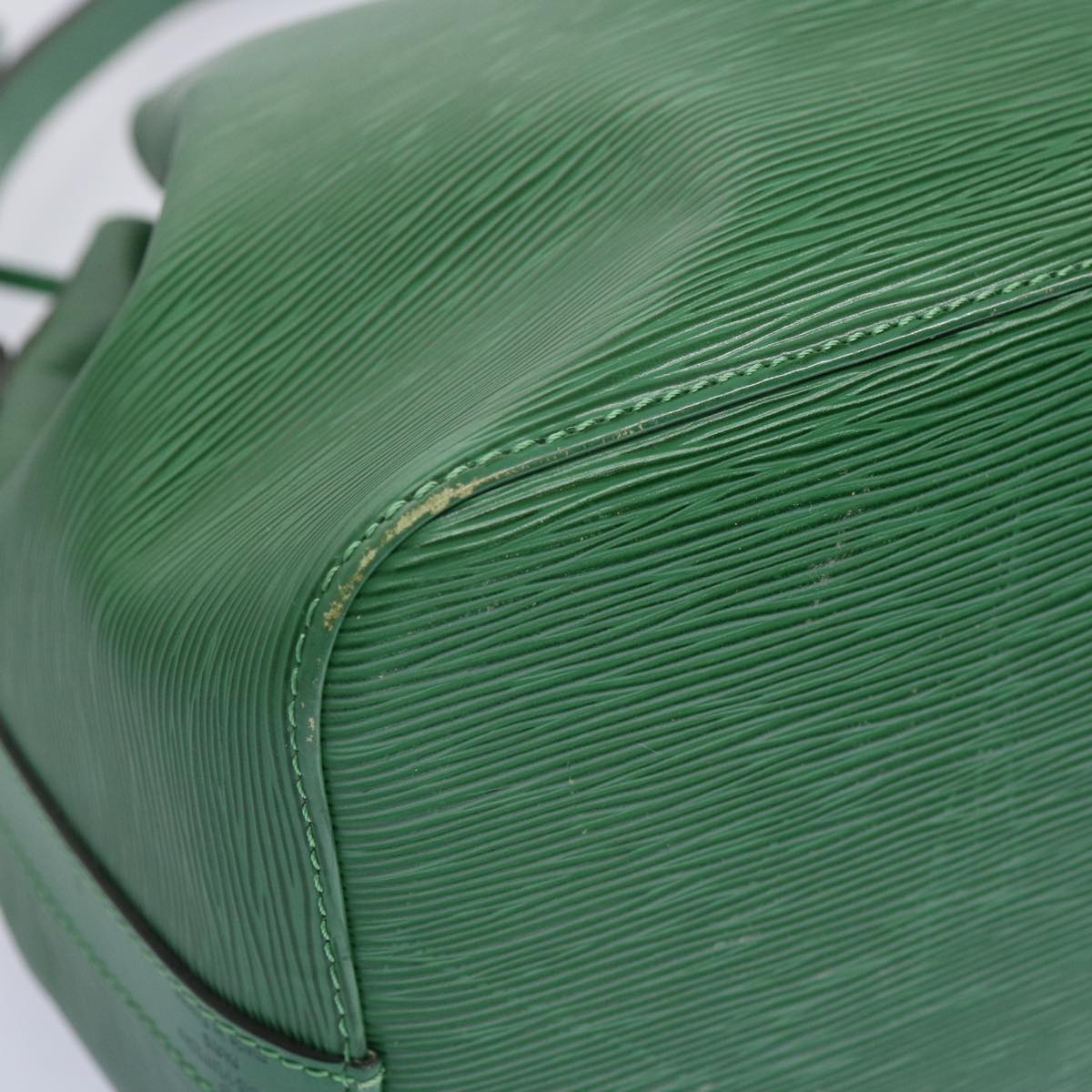 LOUIS VUITTON Epi Petit Noe Shoulder Bag Green M44104 LV 63216