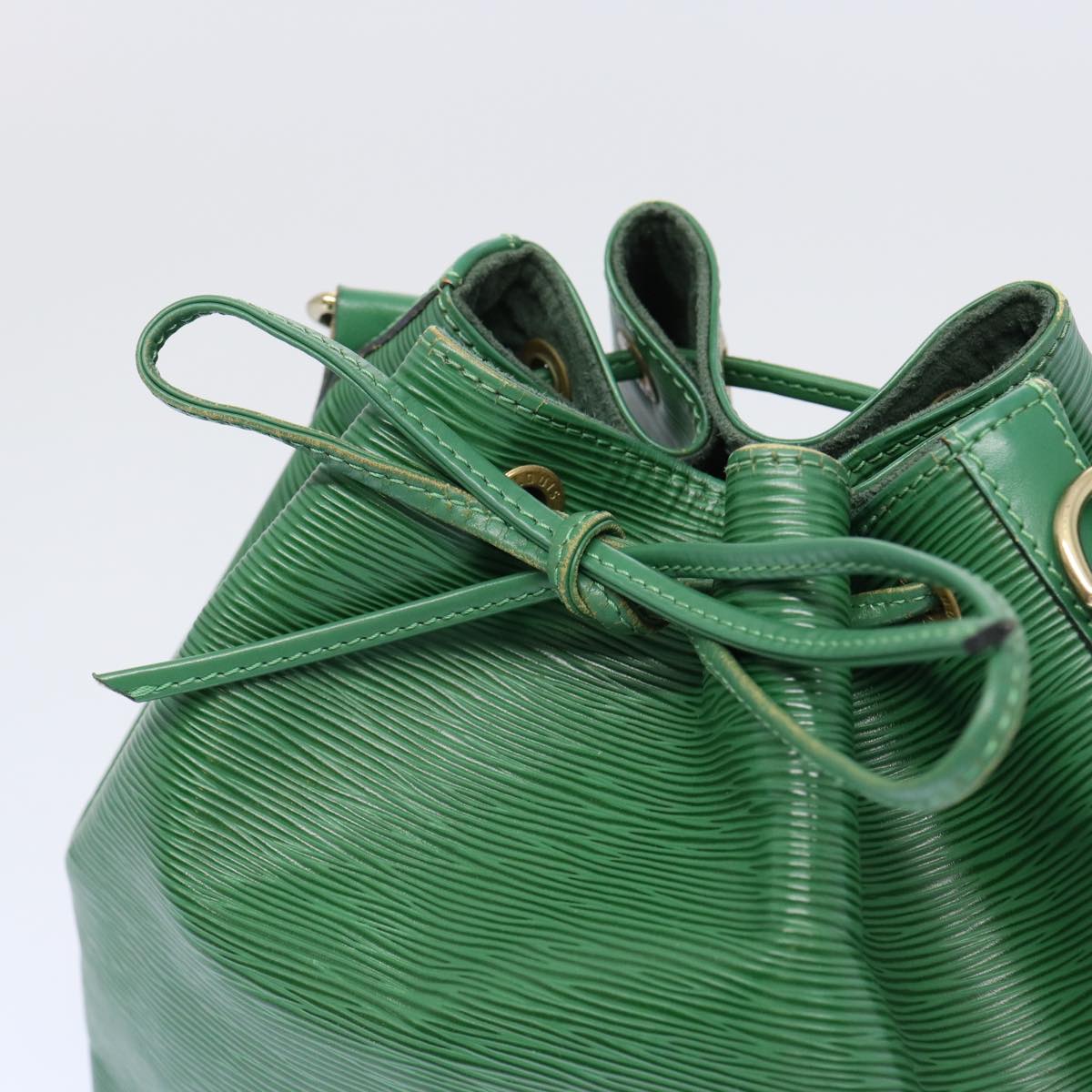 LOUIS VUITTON Epi Petit Noe Shoulder Bag Green M44104 LV 63216