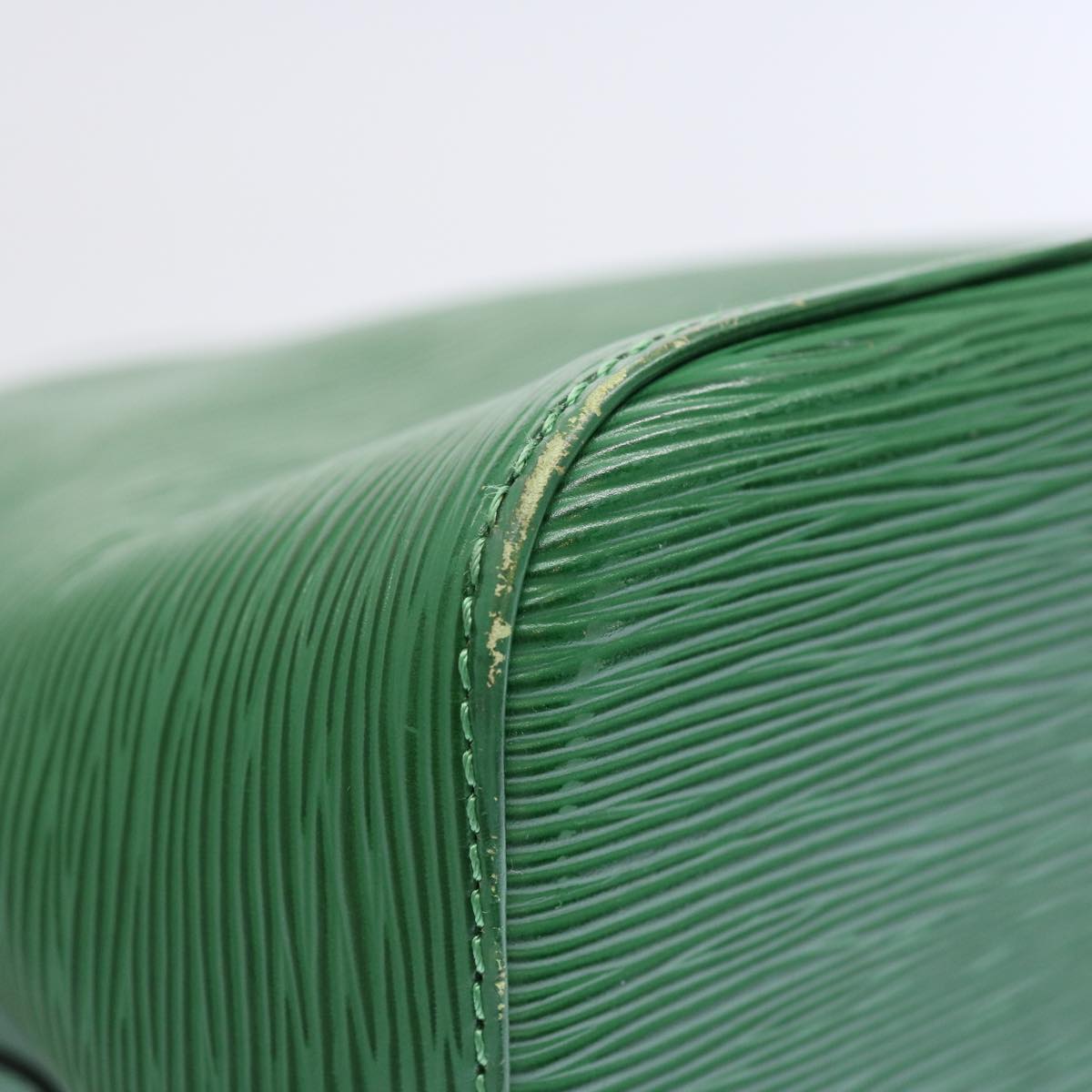 LOUIS VUITTON Epi Petit Noe Shoulder Bag Green M44104 LV 63216