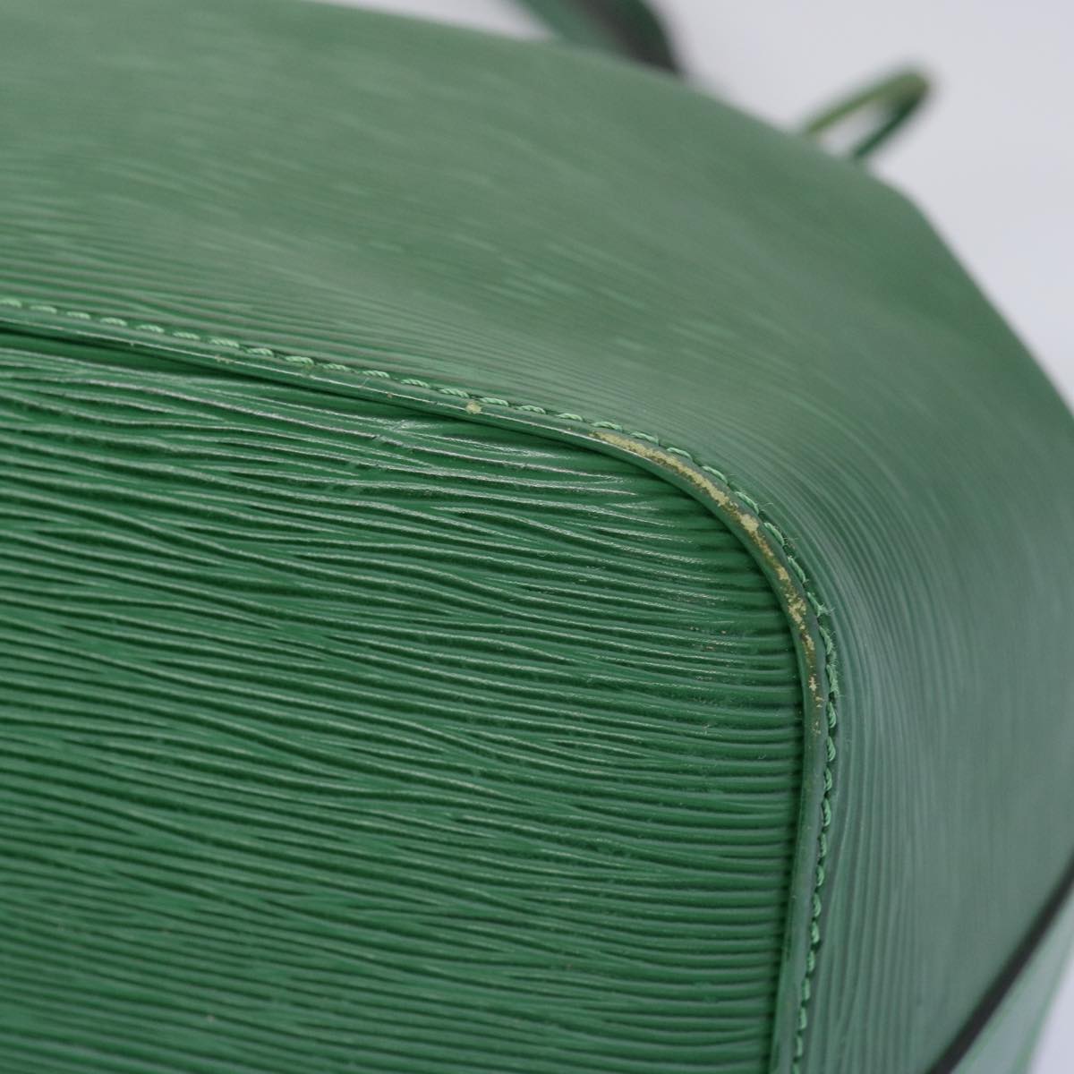 LOUIS VUITTON Epi Petit Noe Shoulder Bag Green M44104 LV 63216